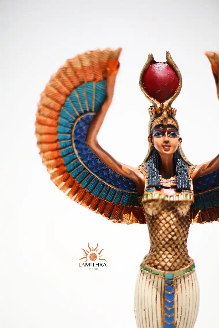 Statue de la déesse Isis