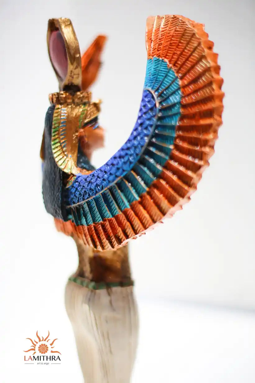 Statue de la déesse Isis