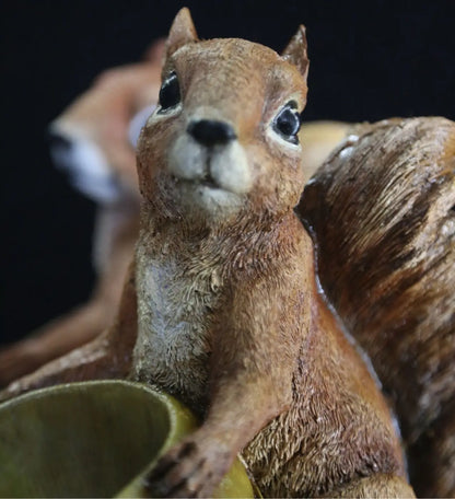 Double Squirrel Statue ürün fotoğrafı — Lamithra Art