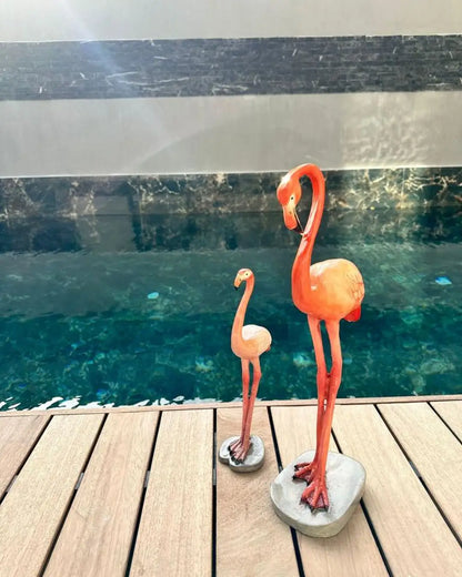 Pembe flamingo heykeli dış mekân – 2'li set polyester reçine tropikal bahçe dekor | Lamithra Art