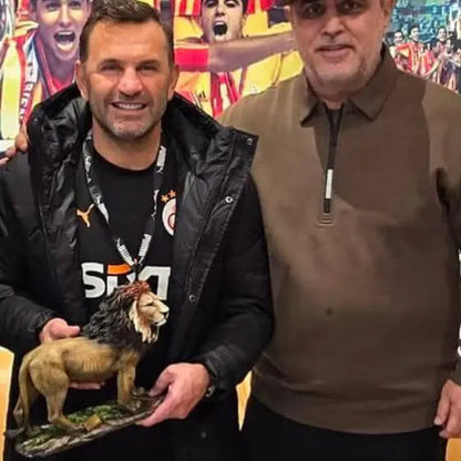 Okan Buruk ve Dursun Özbek temalı, koleksiyonluk özel seri aslan heykeli.