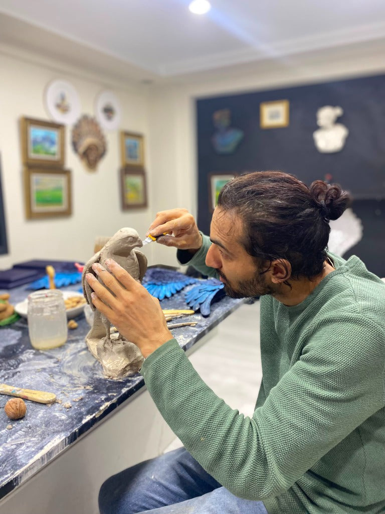 Hiper-gerçekçi 3D form tasarımı ve atölye işçiliği; kuş figürü, Fenerbahçe konsept heykel, Lamithra Art Üsküdar.